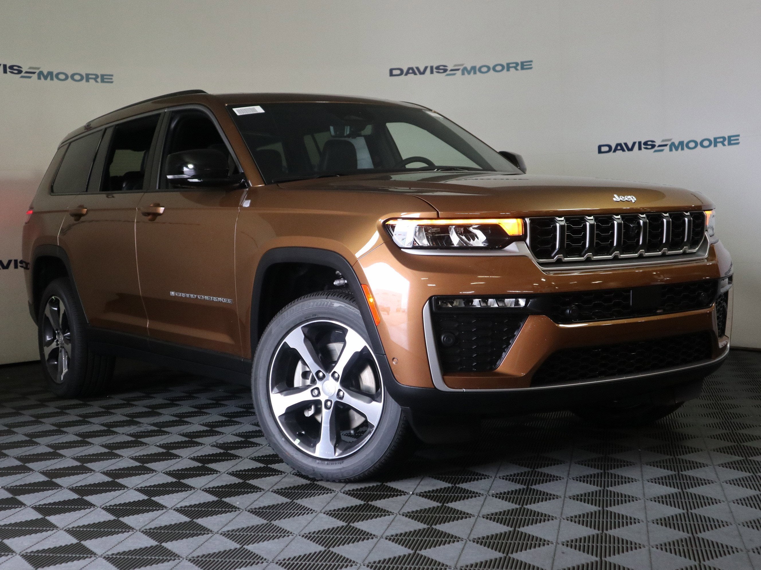 2026 Jeep Grand Cherokee L — side profile view