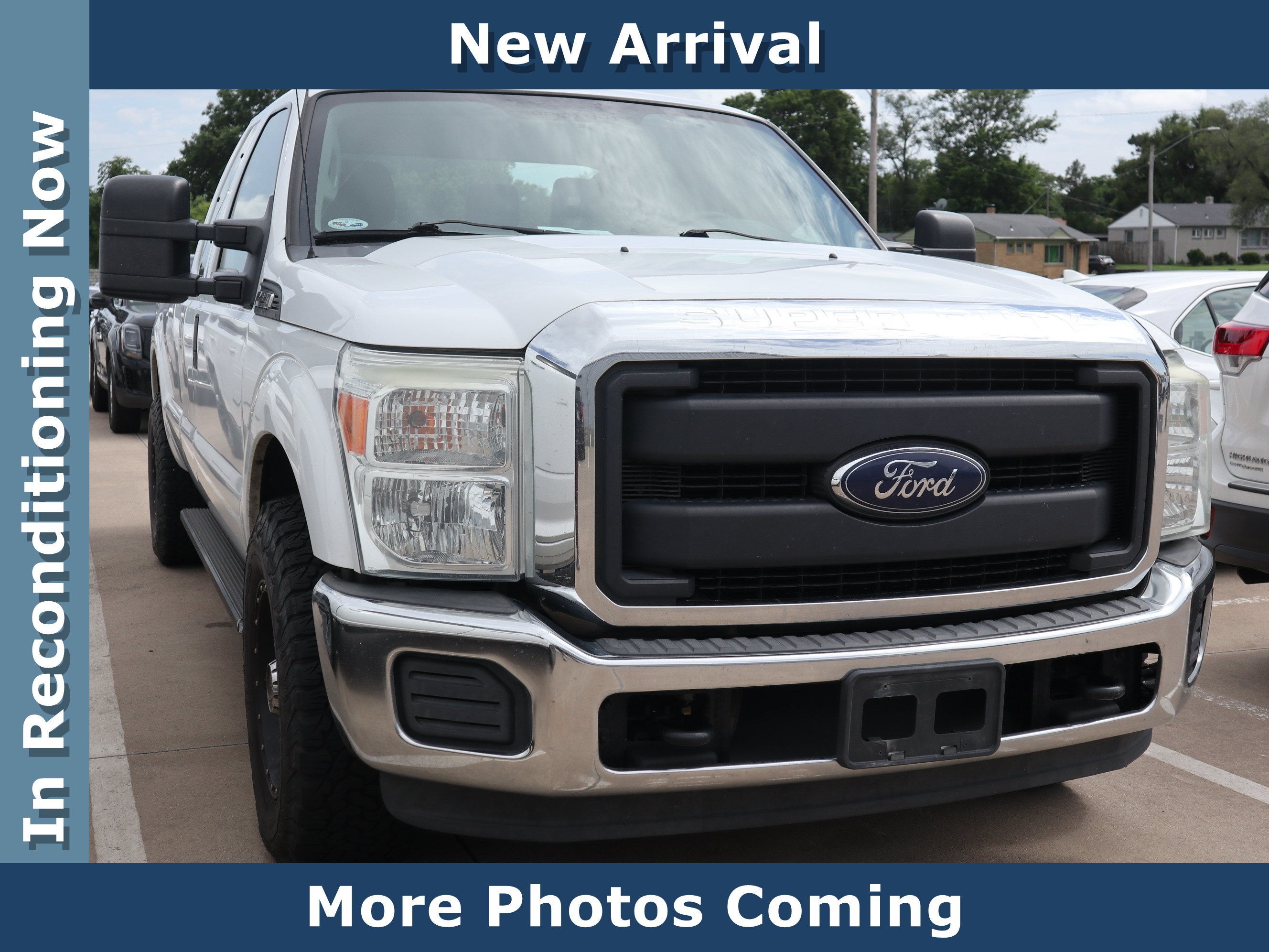 2016 Ford Super Duty F-250 SRW XL in Oxford White — front three-quarter view