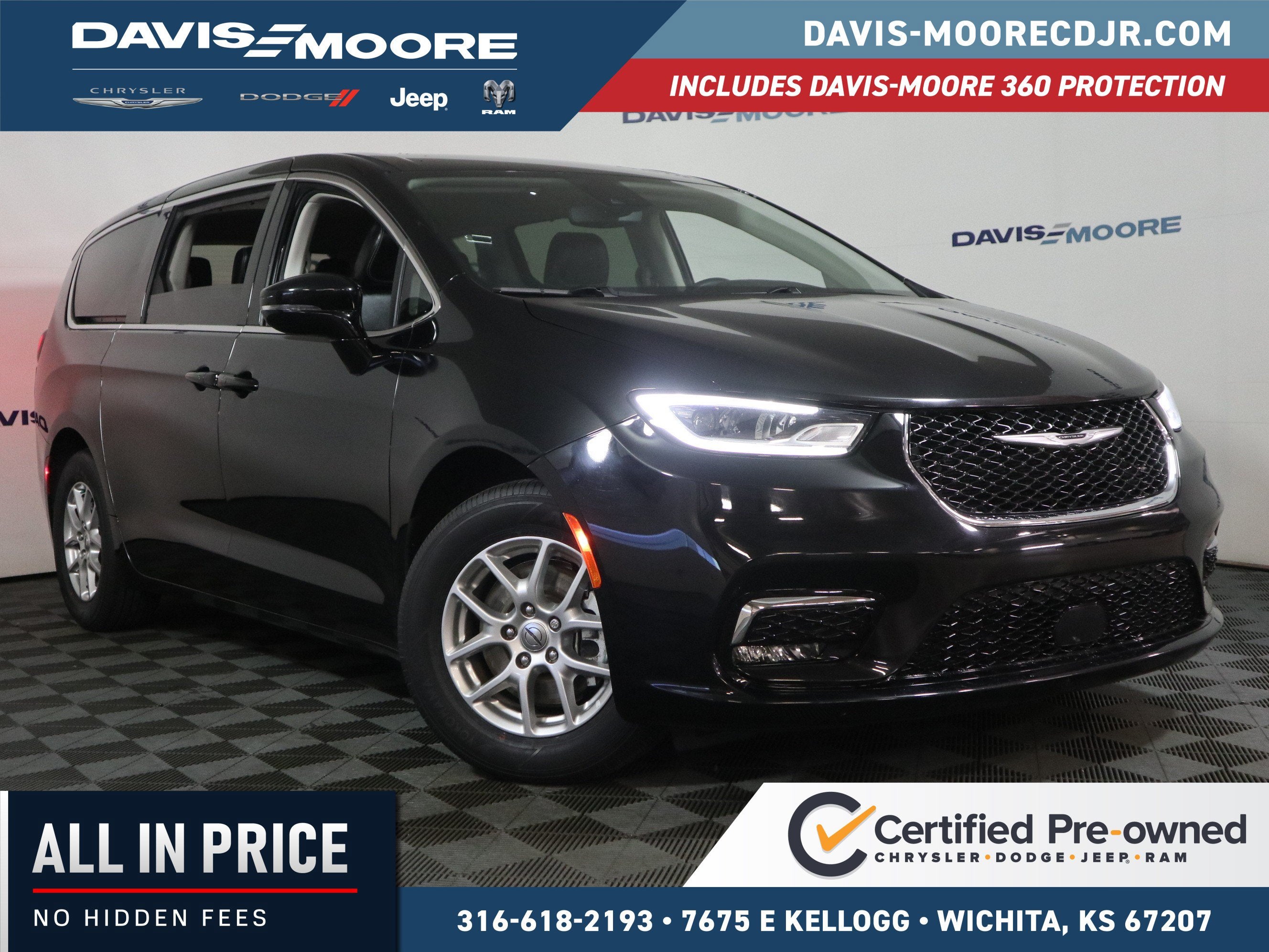 2024 Chrysler Pacifica Touring L in Diamond Black Crystal Pearlcoat — front three-quarter view