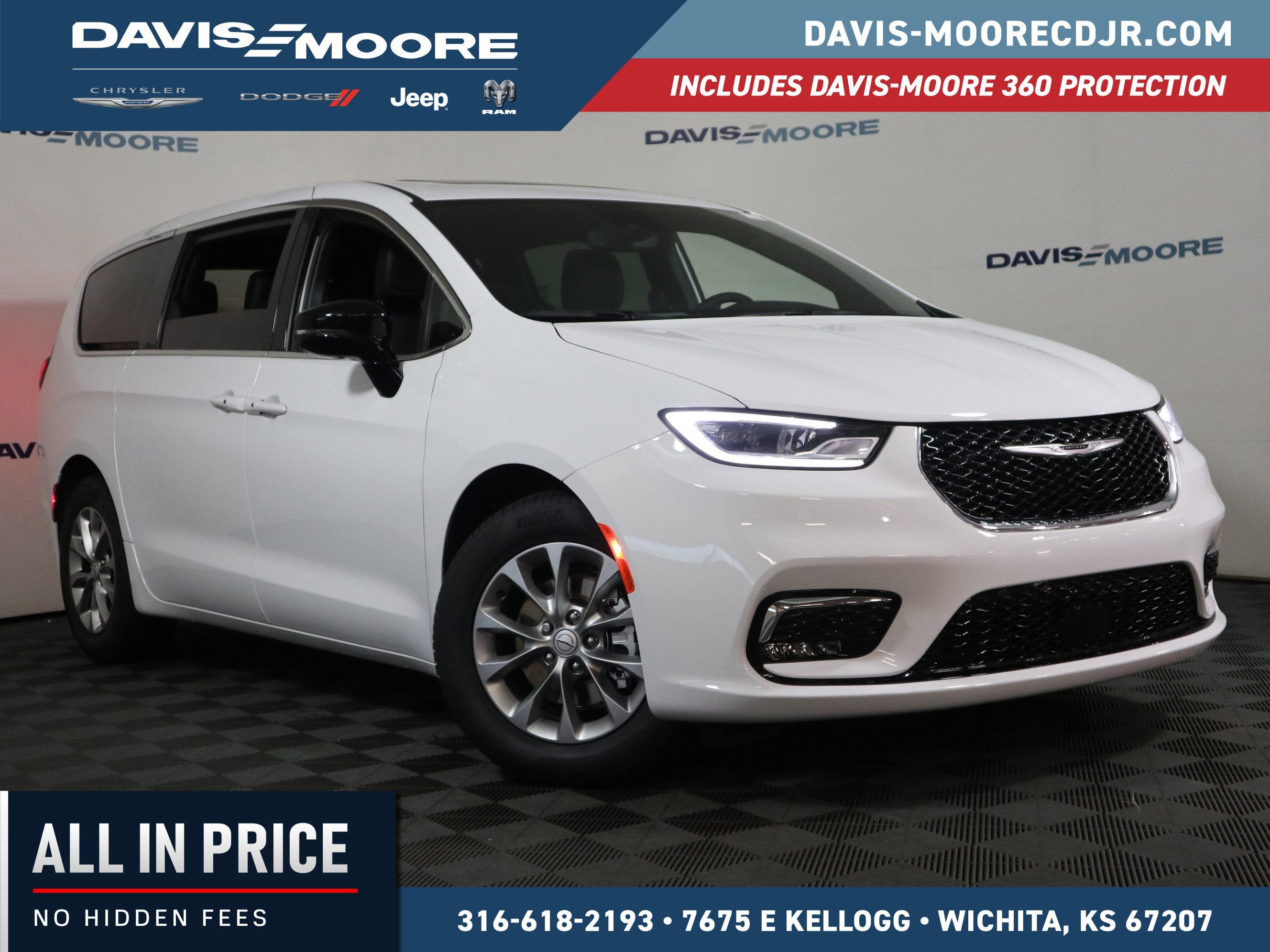 2026 Chrysler Pacifica Limited in Bright White Clearcoat — front three-quarter view