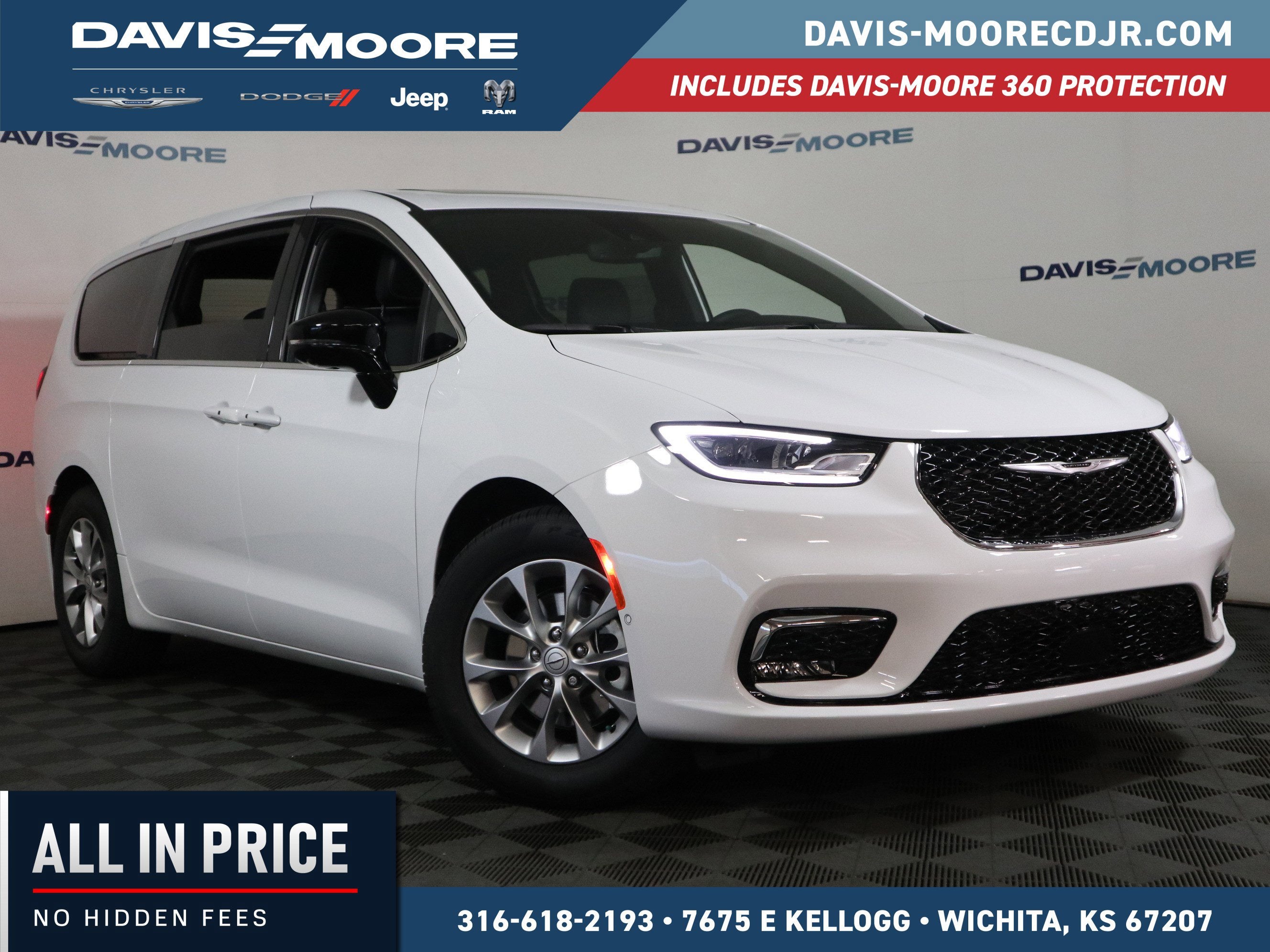 2026 Chrysler Pacifica Limited in Bright White Clearcoat — front three-quarter view
