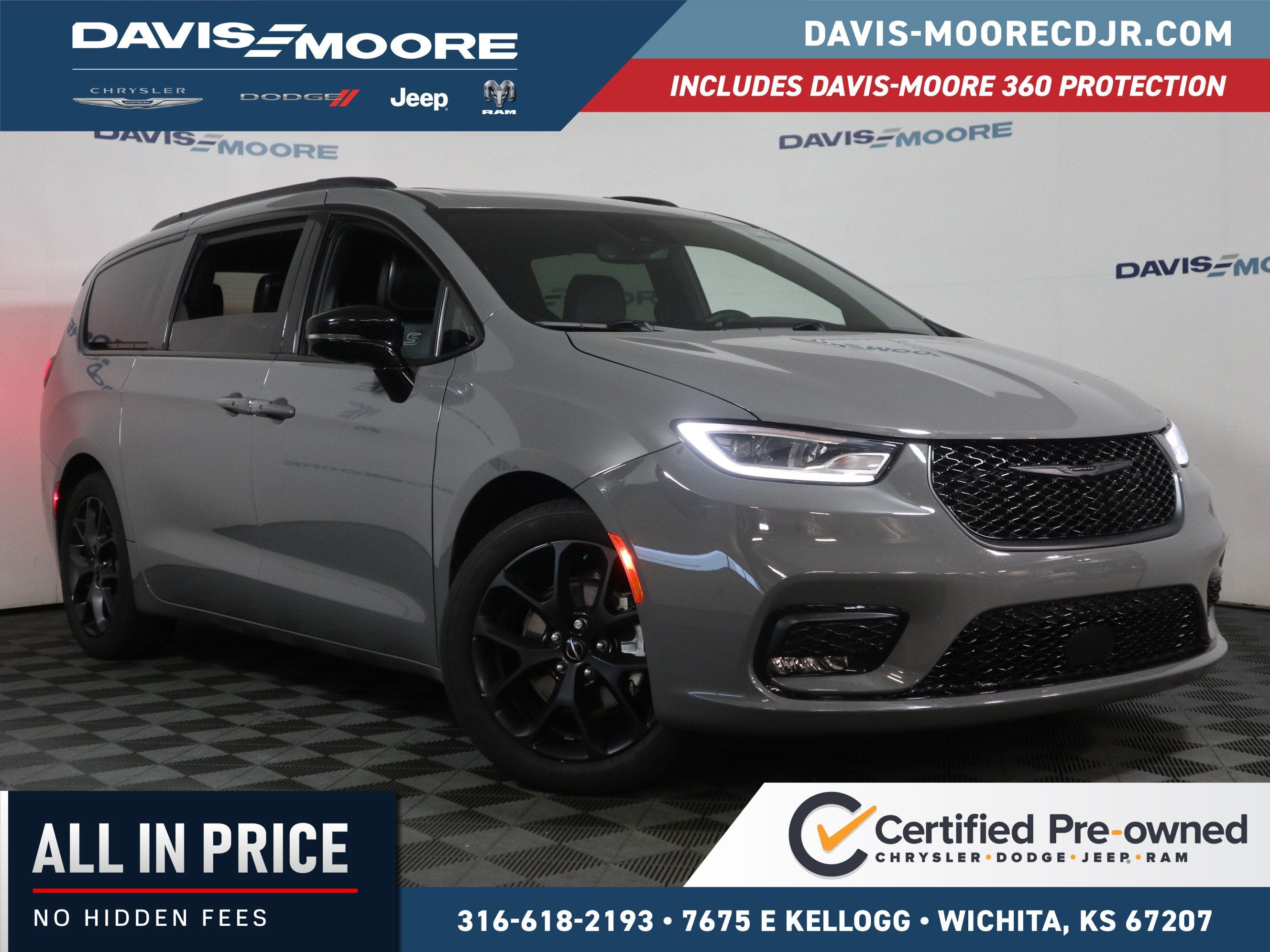 2025 Chrysler Pacifica Limited in Ceramic Gray Clearcoat — front three-quarter view