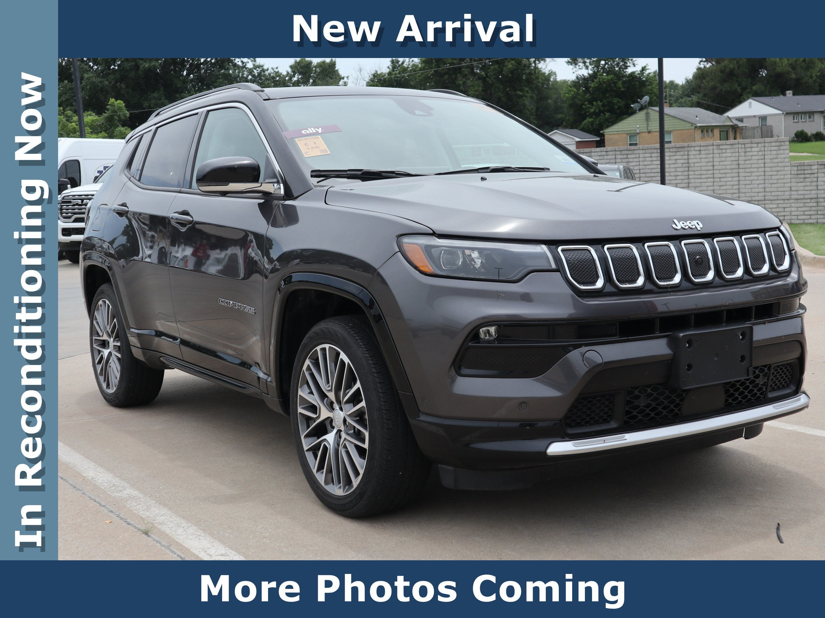 2022 Jeep Compass Limited 4x4 in Granite Crystal Metallic Clearcoat — front three-quarter view