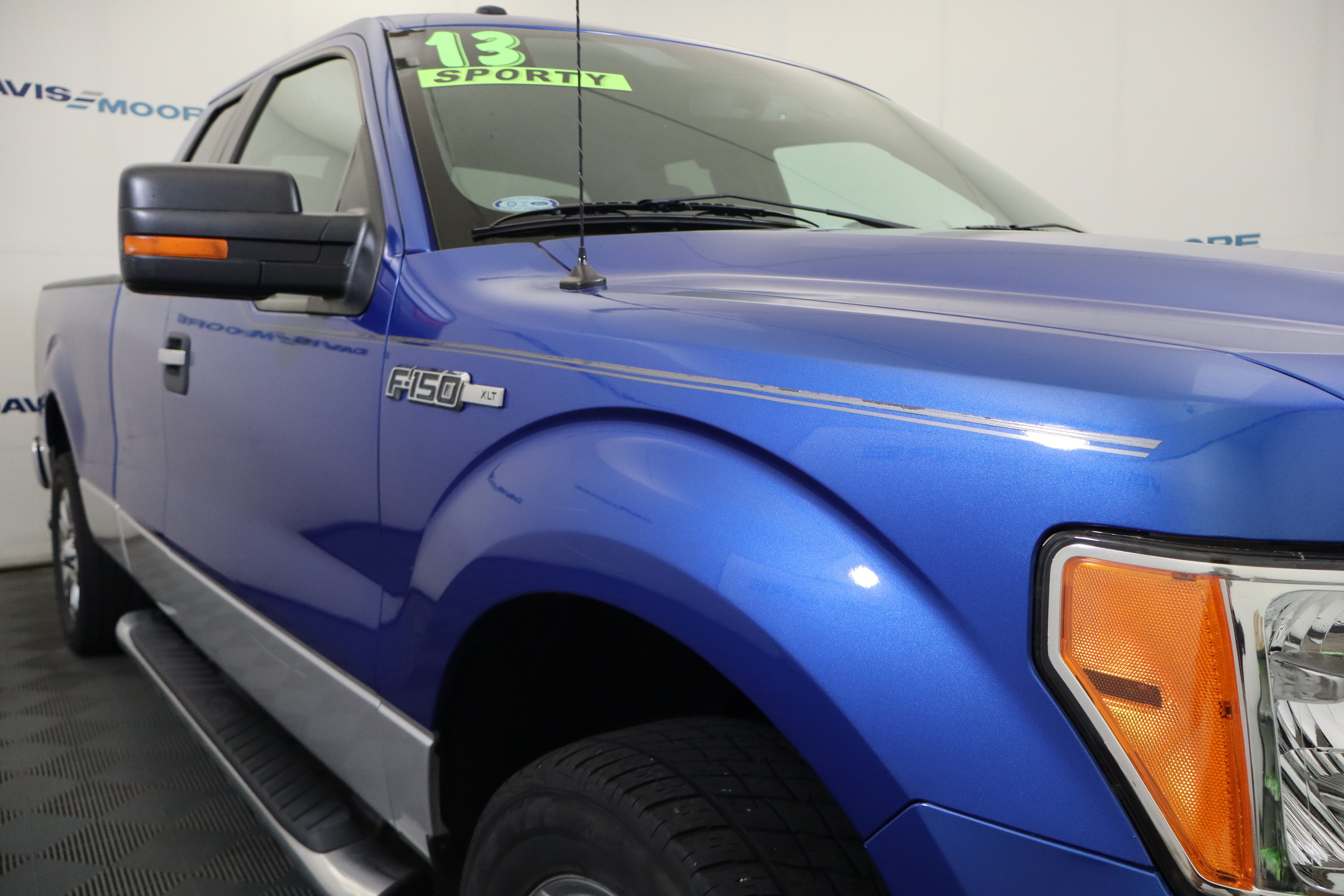 2013 Ford F-150 — interior view