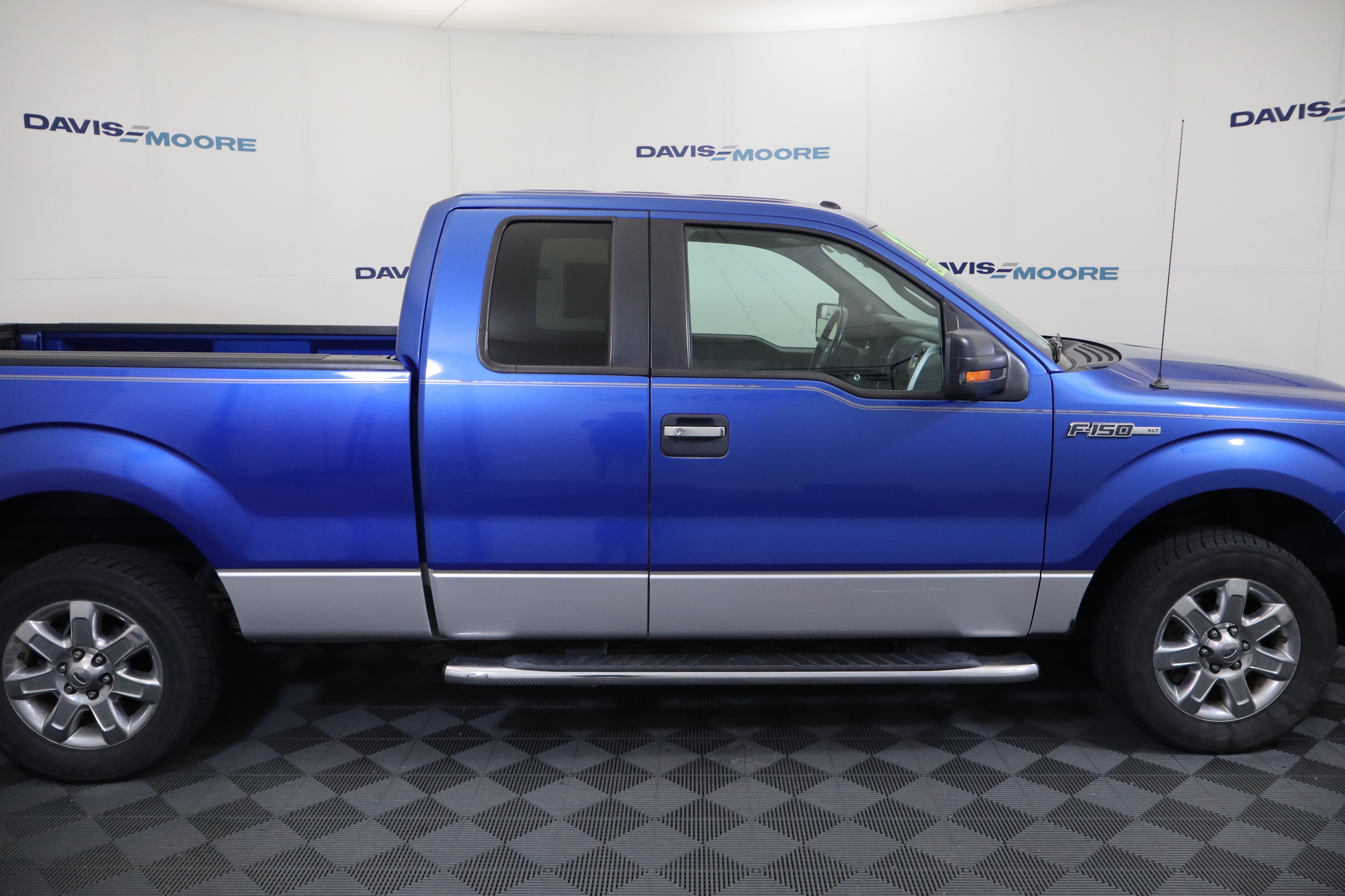2013 Ford F-150 — detail view