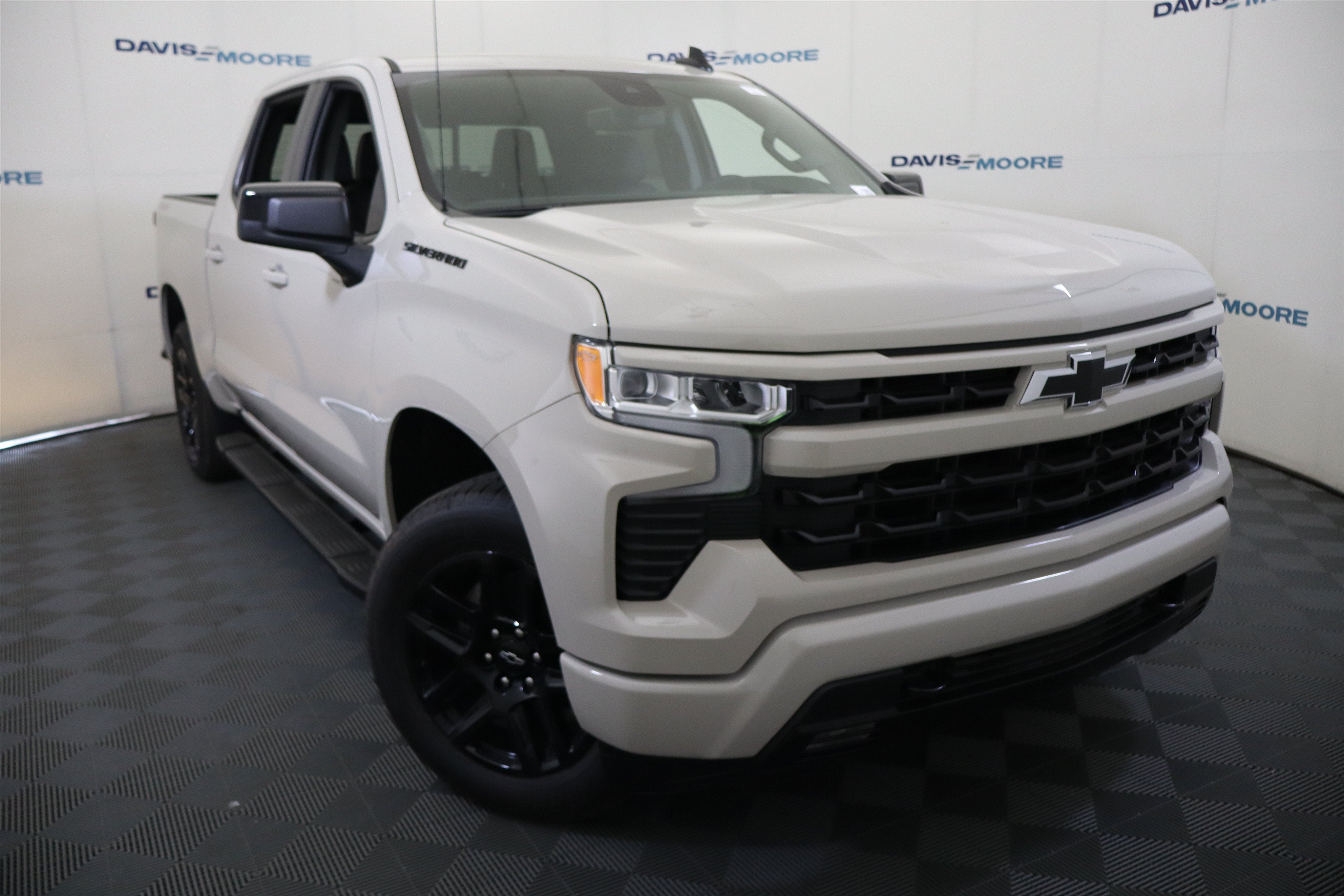 2026 Chevrolet Silverado 1500 — side profile view