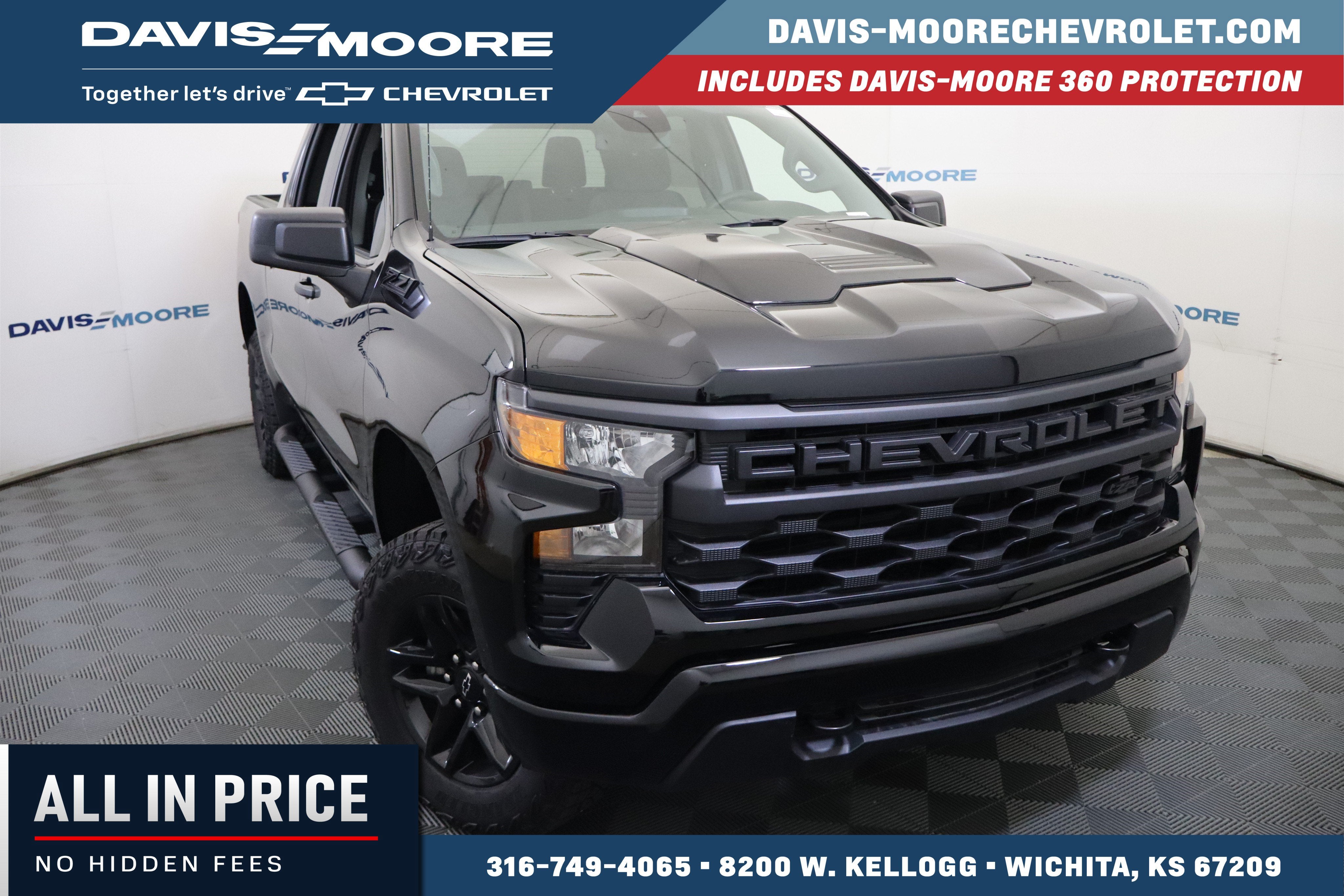 2026 Chevrolet Silverado 1500 Custom Trail Boss Crew Cab 4WD in Black — front three-quarter view