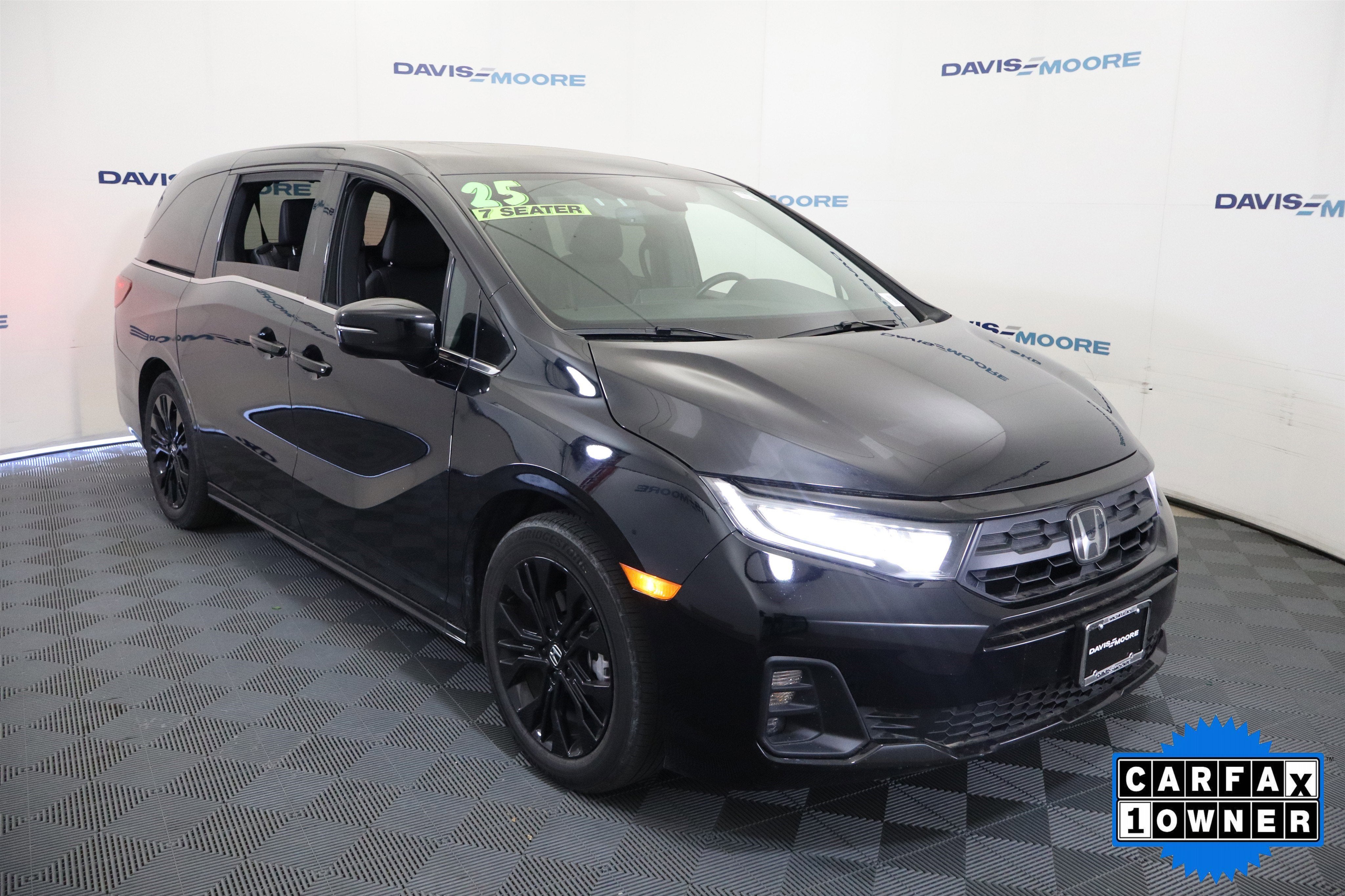 2025 Honda Odyssey — rear three-quarter view